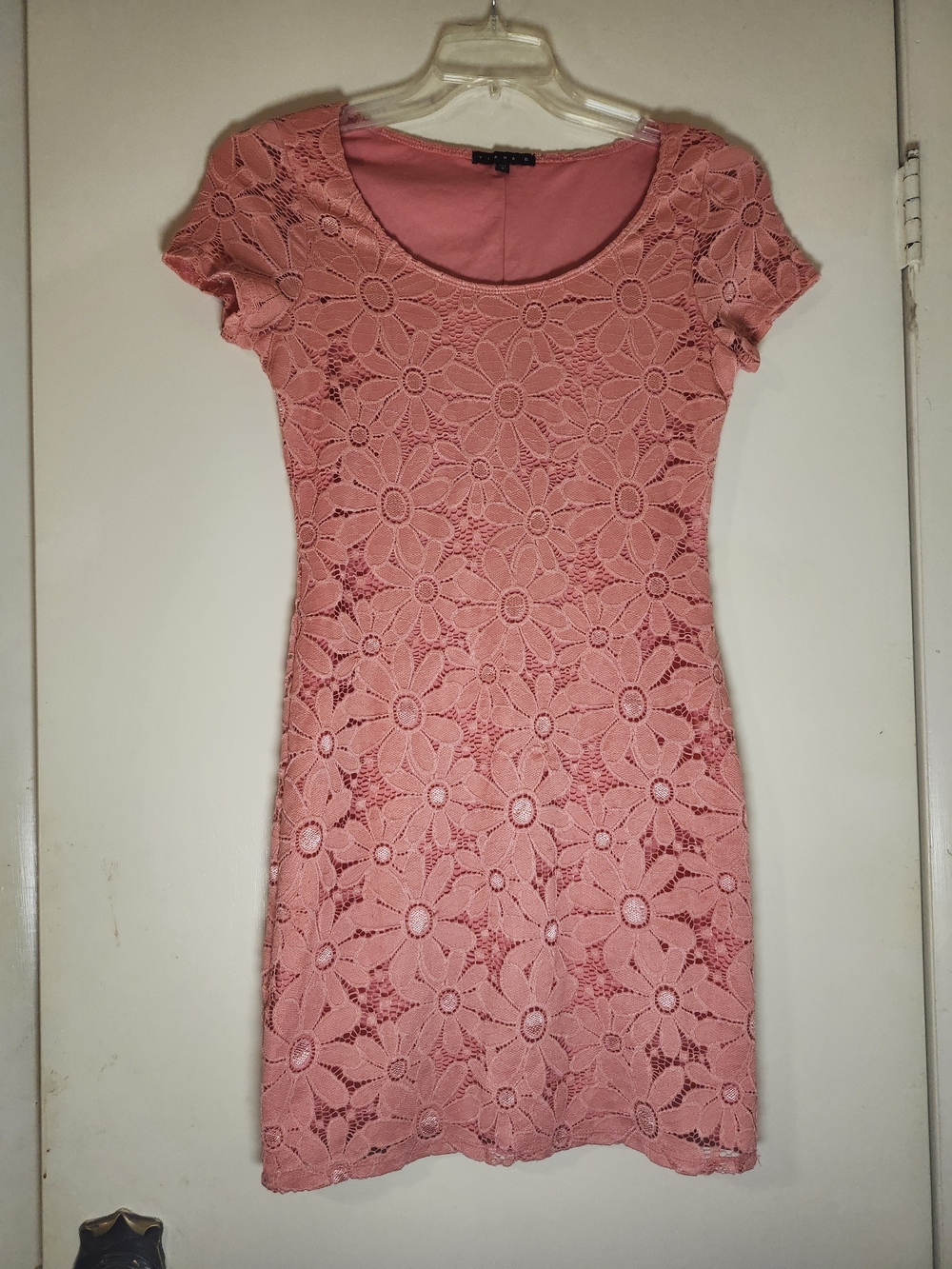 Tiana B.‎ Coral Pink Lace Floral Mini Dress